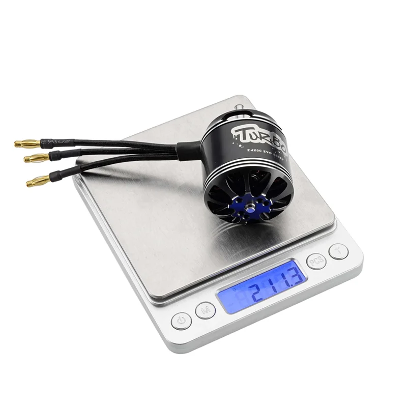 Gros plan sur le rotor du moteur brushless FLASH HOBBY D4250EVO TURBO 600KV avec pales