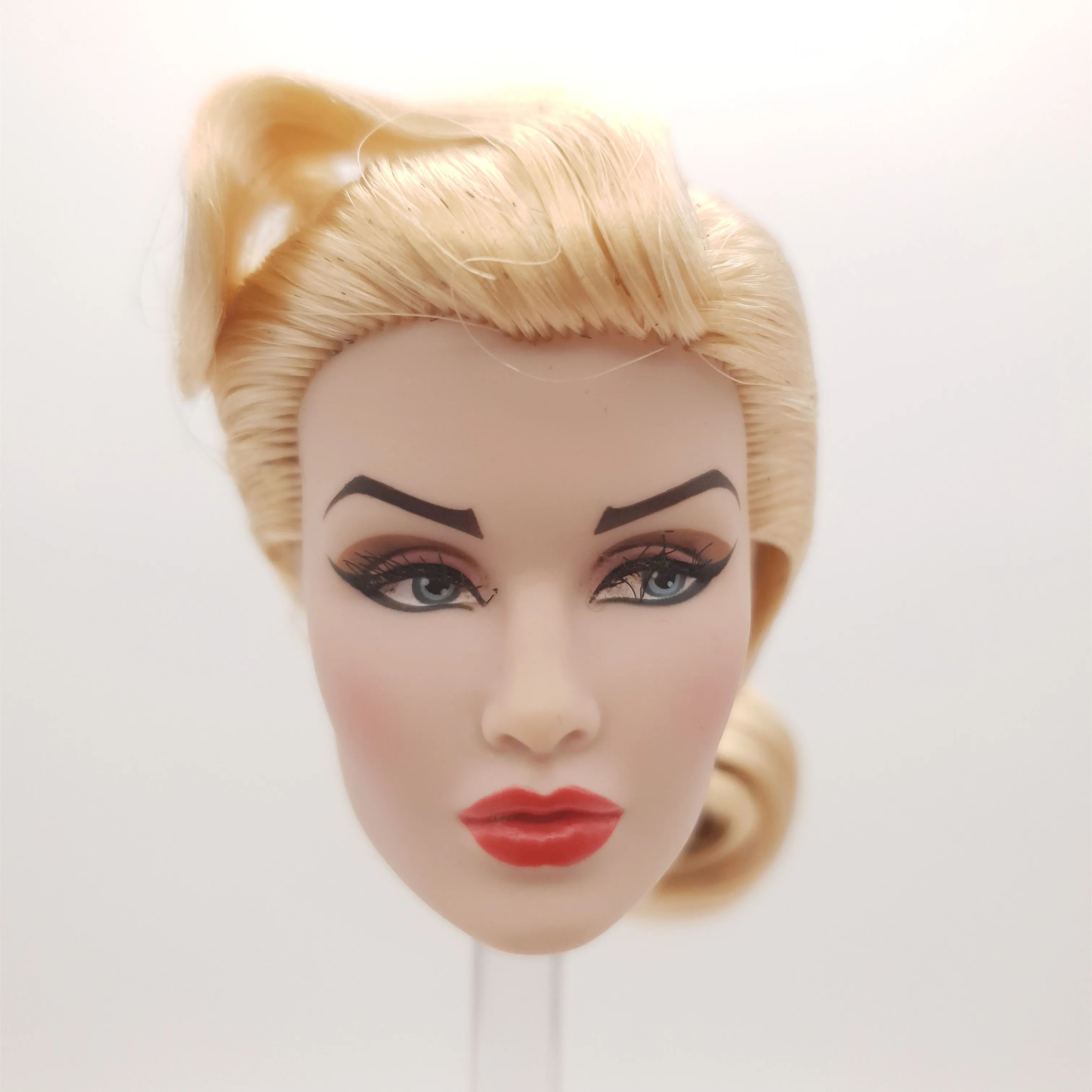 

Fashion Royalty Gloria Grandbuilt Katy Keene Blonde Hair Japan Skin FR 1/6 Scale Doll Head OOAK