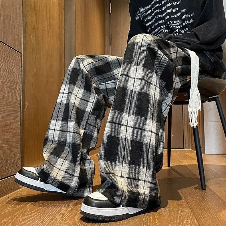 Рисунок 6 - Брюки мужские свободные в клетку