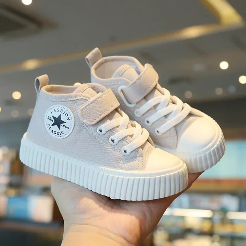 Neue Canvas-Schuhe für Kinder im Frühling und Herbst: Jungen mit weicher Sohle, bequem und rutschfest, Mädchen schlichte und vielseitige Freizeitschuhe._voghion.com