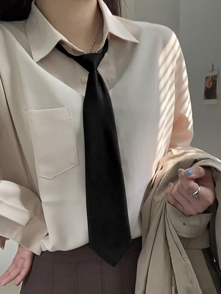 Klassische Schulkrawatten für Mädchen: Koreanischer Stil, schlicht, schwarz, weinrot, dunkelblau, für Studentinnen und Schulmädchen – Detail 2