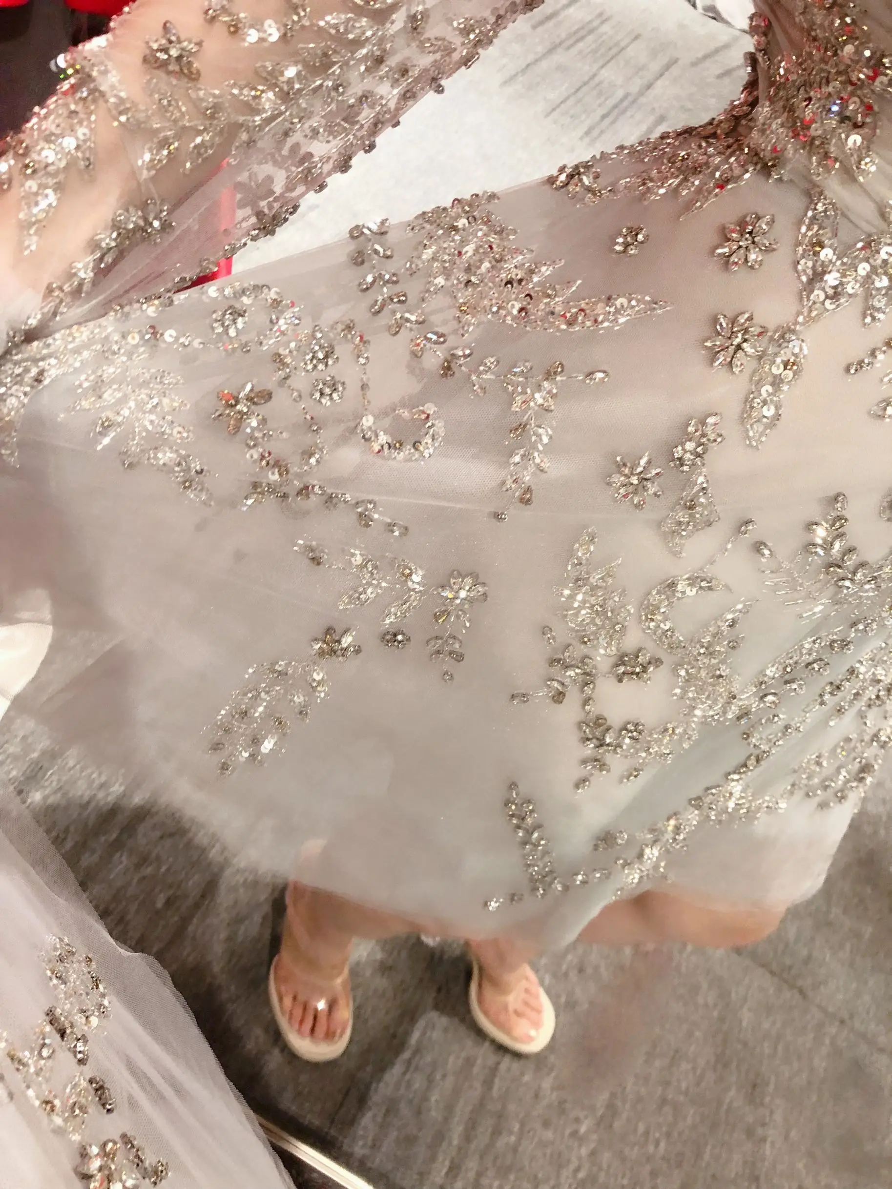 Рисунок 3 - Реальное изображение Elie Saab