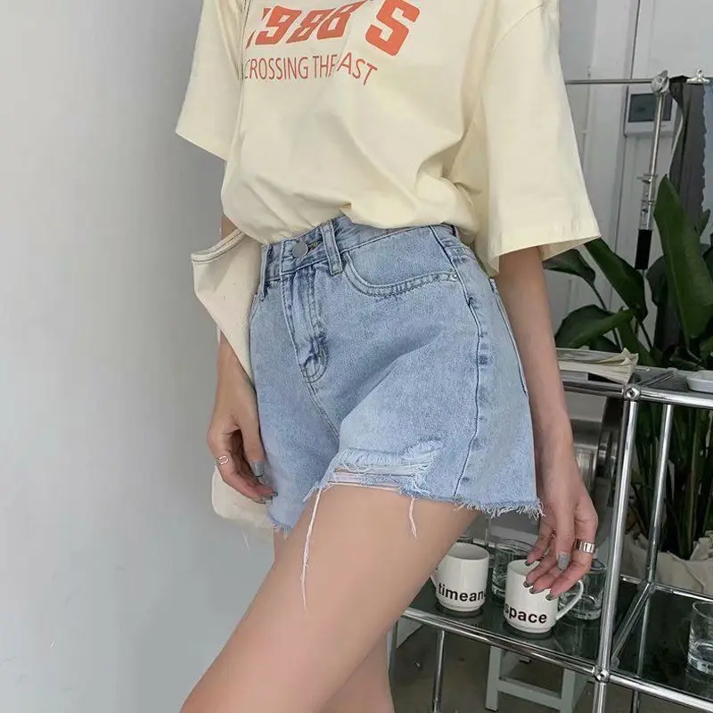Heart Pattern Women's Denim Shorts Hot Clothing Outdoor Short Pants for Woman To Wear Trend 2023 Youthful Clothes XL Cheap Jeans