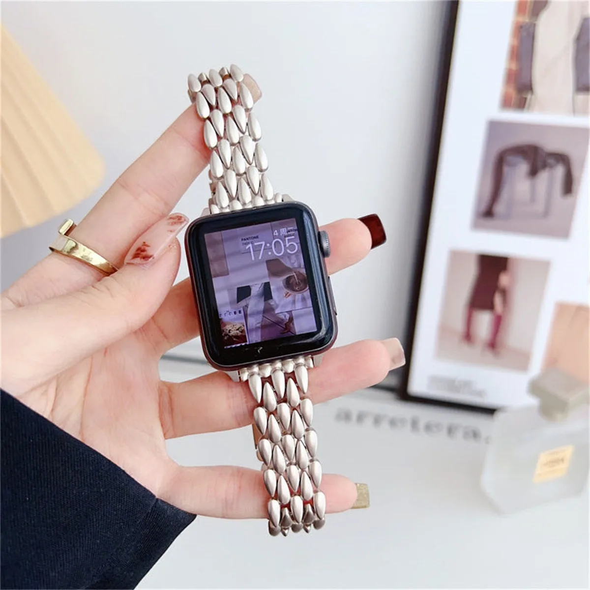 Cinturino per orologio per iWatch 42/44/45/46/49mm 38/40/41mm Cinturino per orologio in metallo alla moda per serie di orologi Ultra2 Serie 10/9/8/7/6/5/4/3/2/1_voghion.com