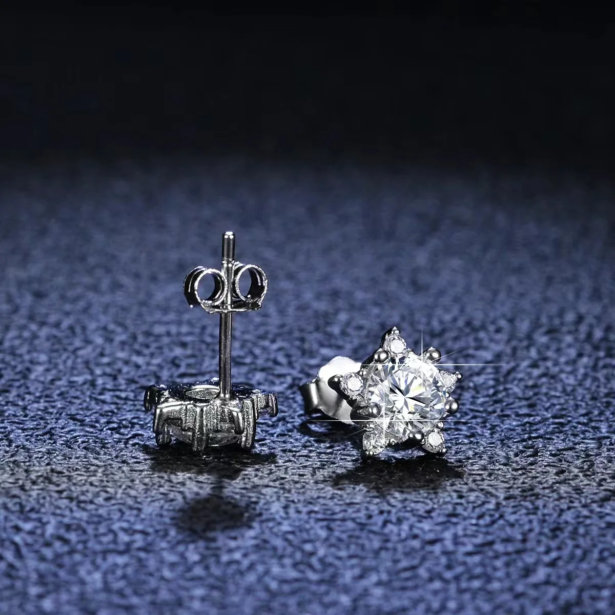 QUKE Real Moissanite Diamond Star Stud Earrings 0.5ct D Color VVS1 Pure 925 Sterling Silver for Women Wedding Fine Jewelry EA012