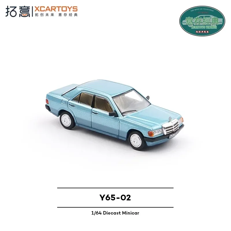 Xcartoys 1:64 190E blue / silver Diecast Model Car 3