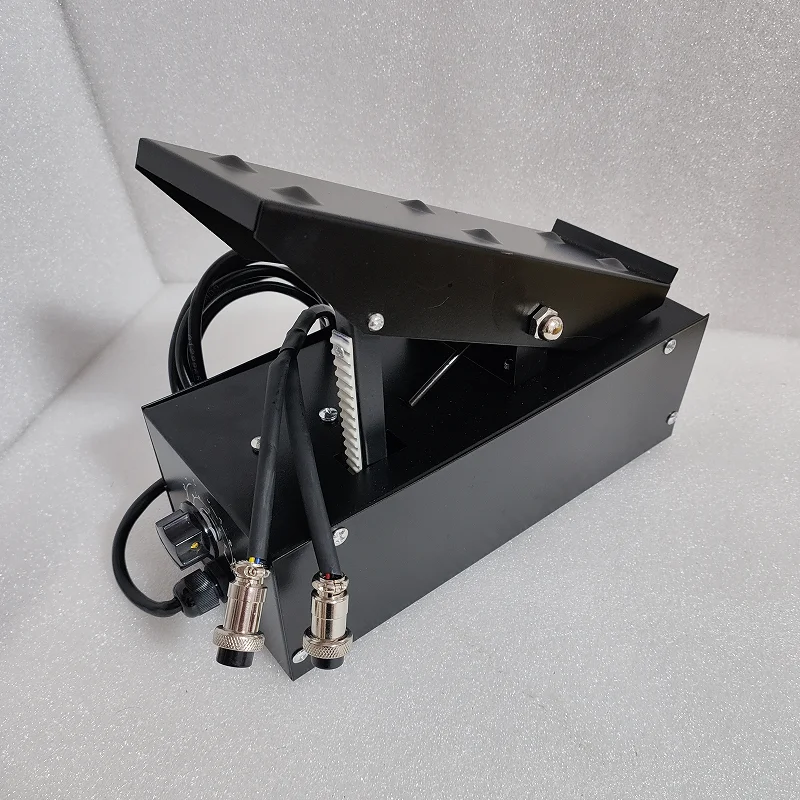 TIG Welding Foot Pedal 2 + 3 Pins Connector Remote Control Current Stepless Adjust Switch for TIG Welding Machine 1.9M 3
