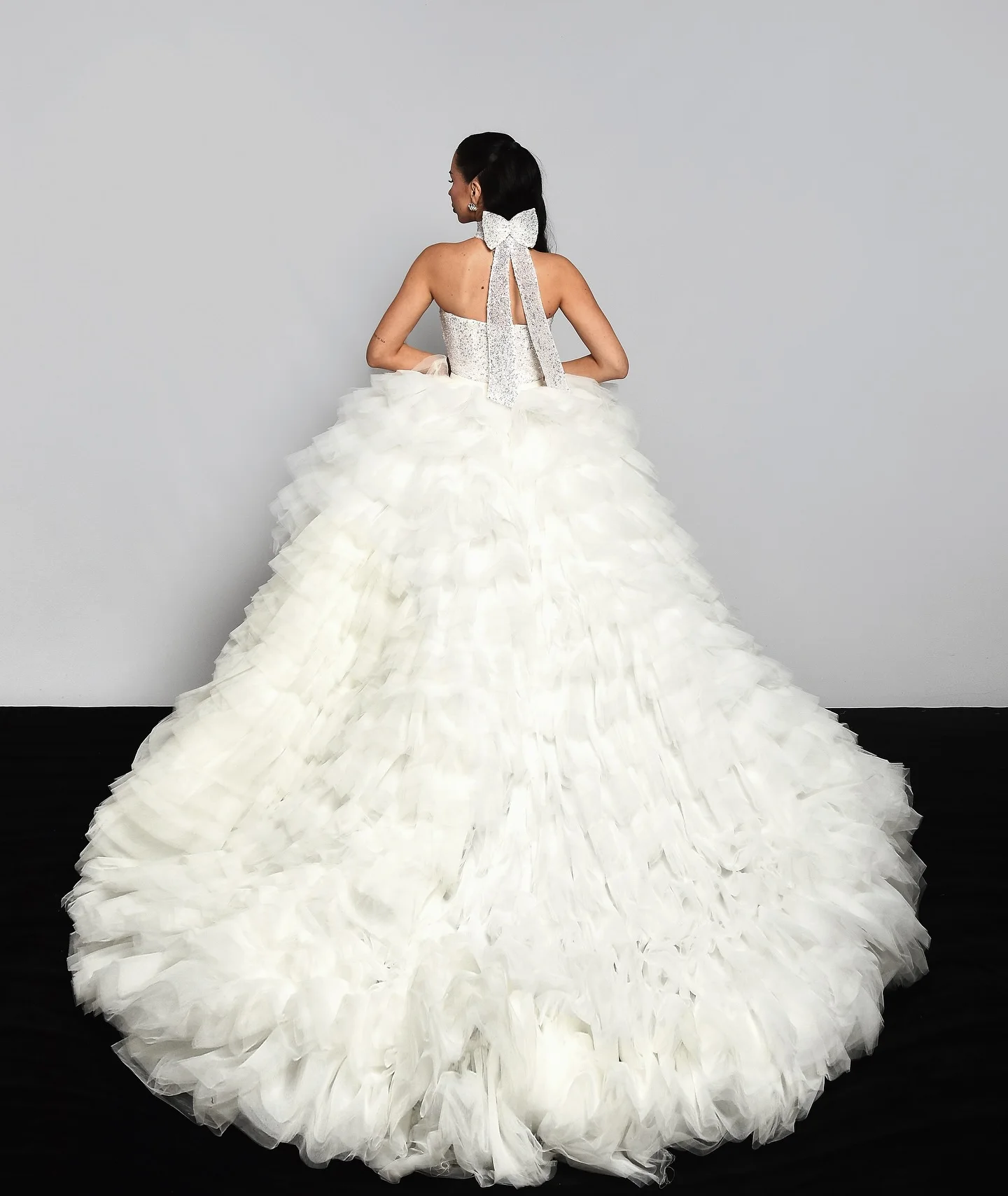 Amazing Fluffy Tulle Skirt High Low Layered Wedding Skirt Bridal Photoshoot Overskirt Elastic Ball Gown Tutu Multi Layers Skirt