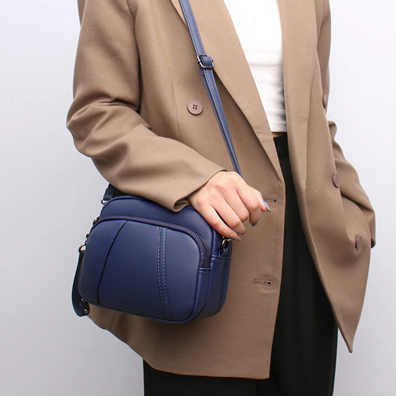 Solid Color Fashionable Rivet Zipper Women's Mobile Phone Bag