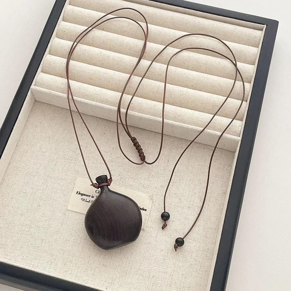 Wood Pendant Necklaces for Women