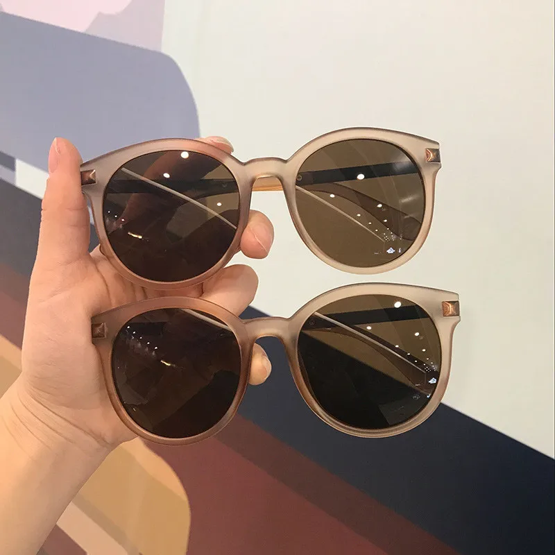 

Korea Milk Tea Sunglasses Women Ins Street Shot Sunshade Glasses Dustproof Windproof Riding Glasses UV400 Sunglasses Men