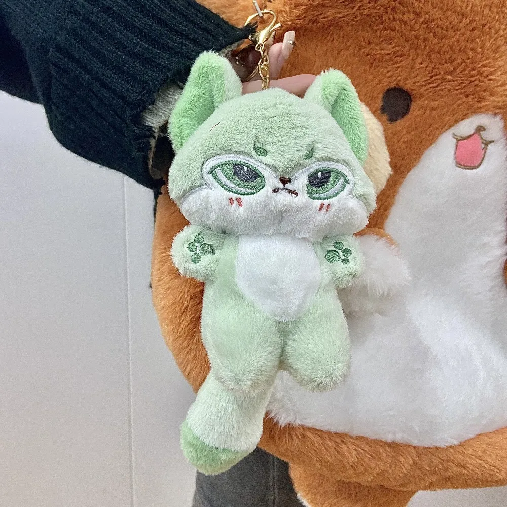 オオカミのような形をしたキーホルダー,野生のオオカミの形をした動物