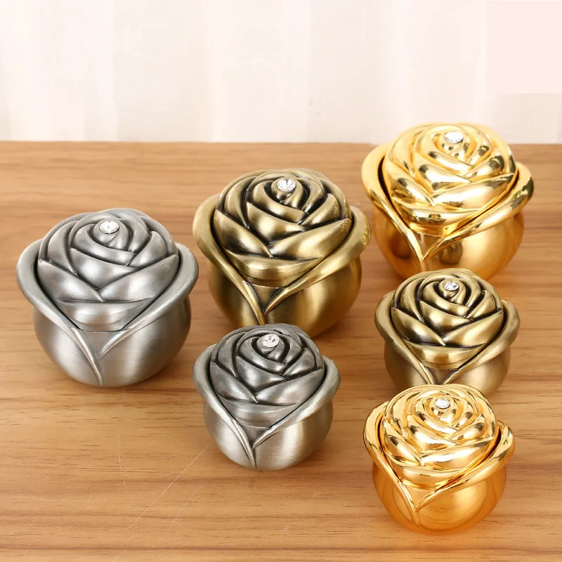 Vintage Jewelry Box Creative Retro Rose Bud Carved Jewelry Storage Box Wedding Courtship Ring Box Metal Keepsake Gift