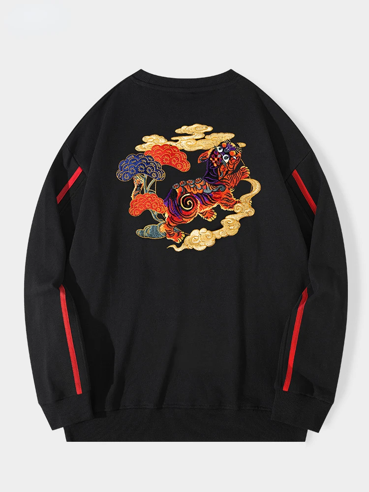 

Harajuku Crewneck Sweatshirt Men Women Tiger Embroidery Hoodies Men Retro Chinese Fashion Hoodies Streetwear Casual Pullover