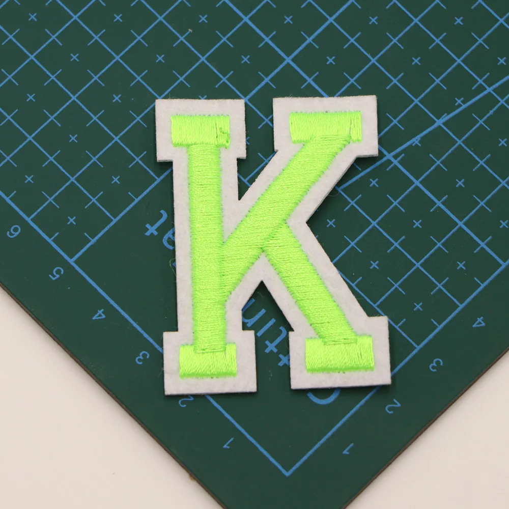 1PC Leuchtstoff Grüne Brief Alphabet Bestickte Patches Eisen auf Patches Applique Patches Diy Custom Name Abzeichen Reparatur Patcch – Detail 14