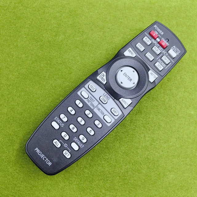 PANASONIC プロジェクター PT-D5000S 5000ルーメン HDMI対応可能 PANASONIC プロジェクター PT-D5000S 5000ルーメン HDMI対応可能