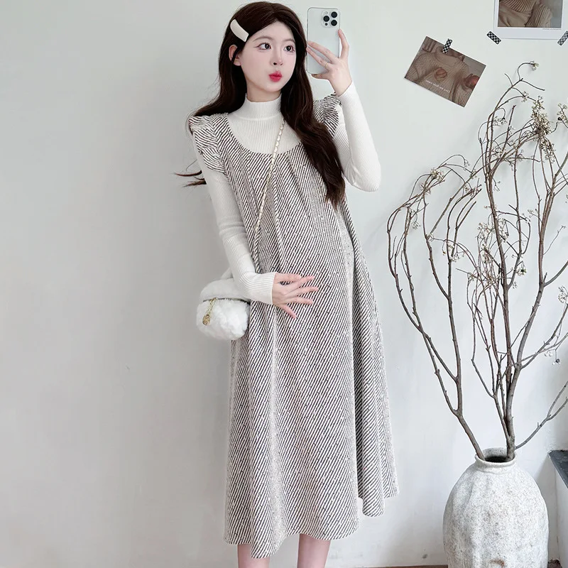 Pregnant Woman Winter Thickened Flying Sleeve Dress +Base Shirt Top 2pcs Young Mother Sweet Clothes Wear Maternity Dress