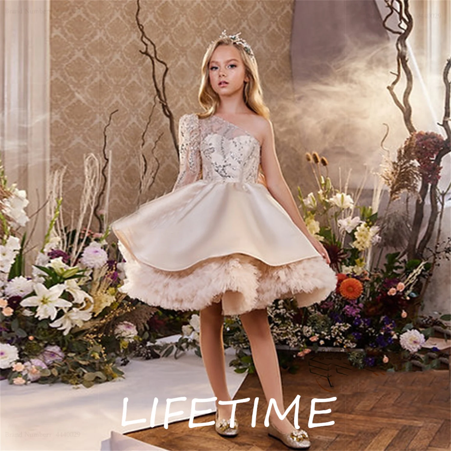 Full Sleeve Tiered Flower Girl Dresses New Knee Length Satin Sequined Christening Girl Dress for Princess Wedding Party Gowns
