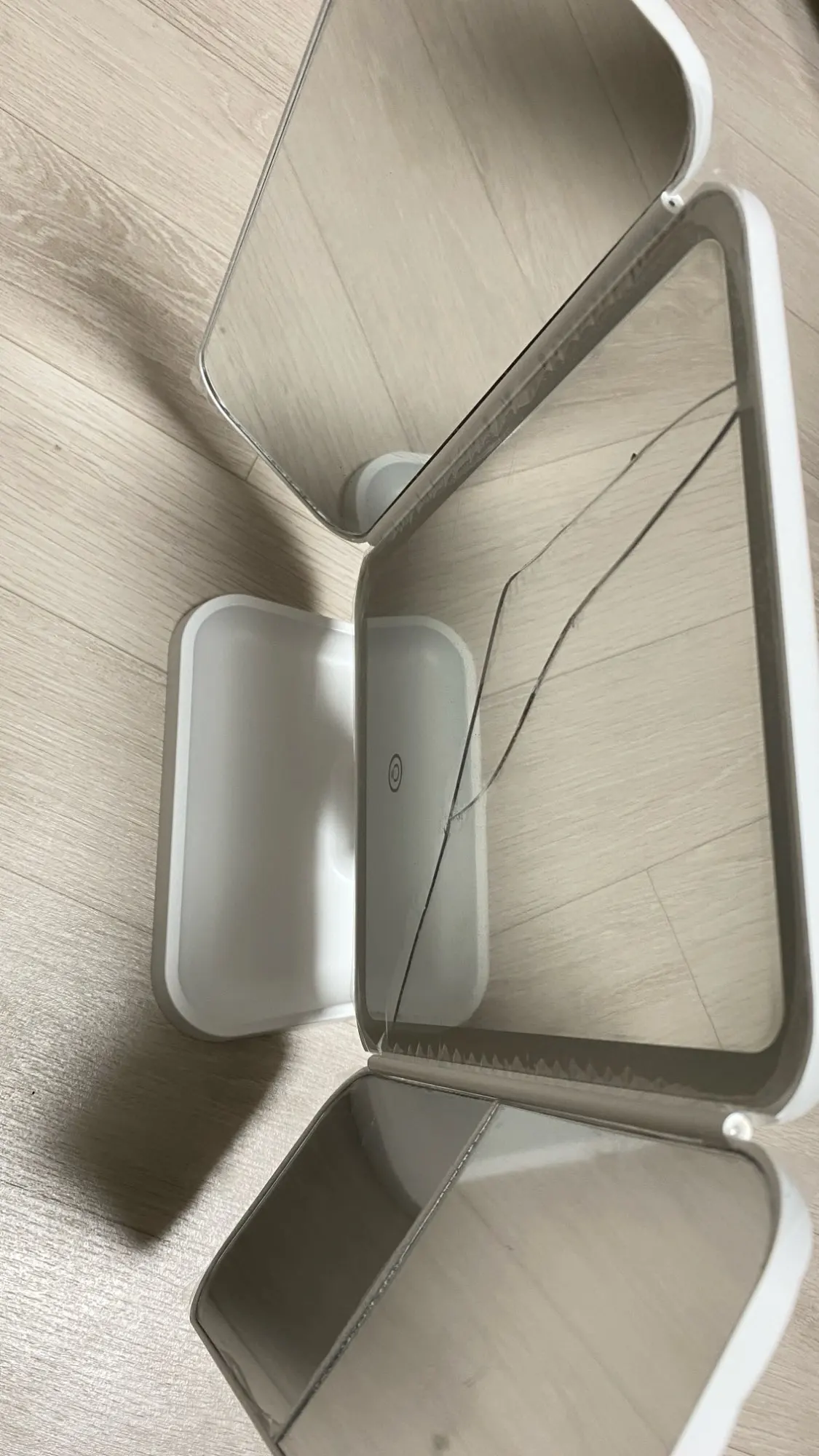 Trifold Makeup Mirror LED Lights Dorm Dressing Mirror Beauty Light up your fill light with Smart Complementary photo review