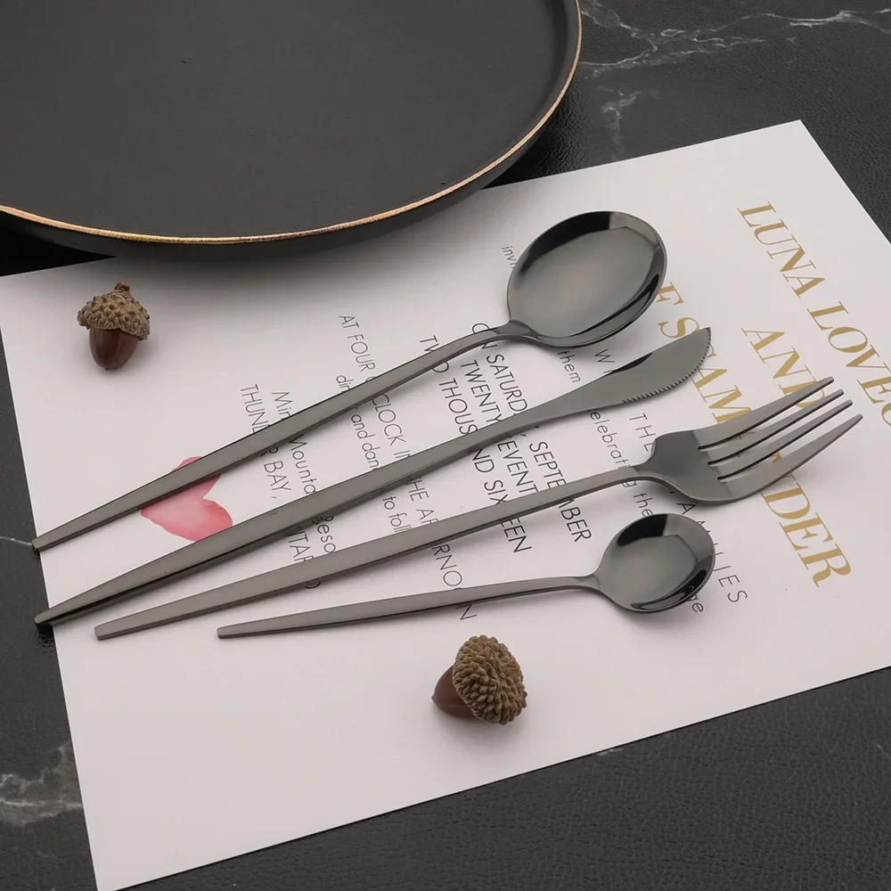 Set 24 Posate KAV In Acciaio Inox, Finitura A Specchio, Design Moderno, 6 Coltelli, 6 Forchette, 6 Cucchiai, 6 Cucchiaini, Argento