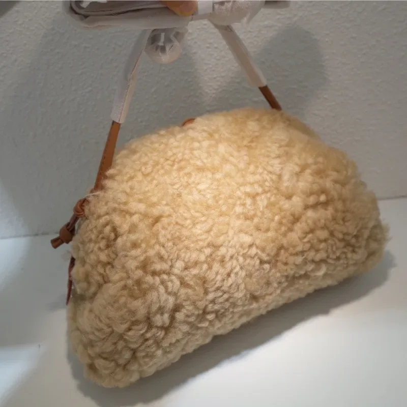 New Lamb Wool Cloud Bag Kawaii Plush Purese Clutches Korean Chic Minority Designer Single Shoulder Crossbody Bag Female Hobo