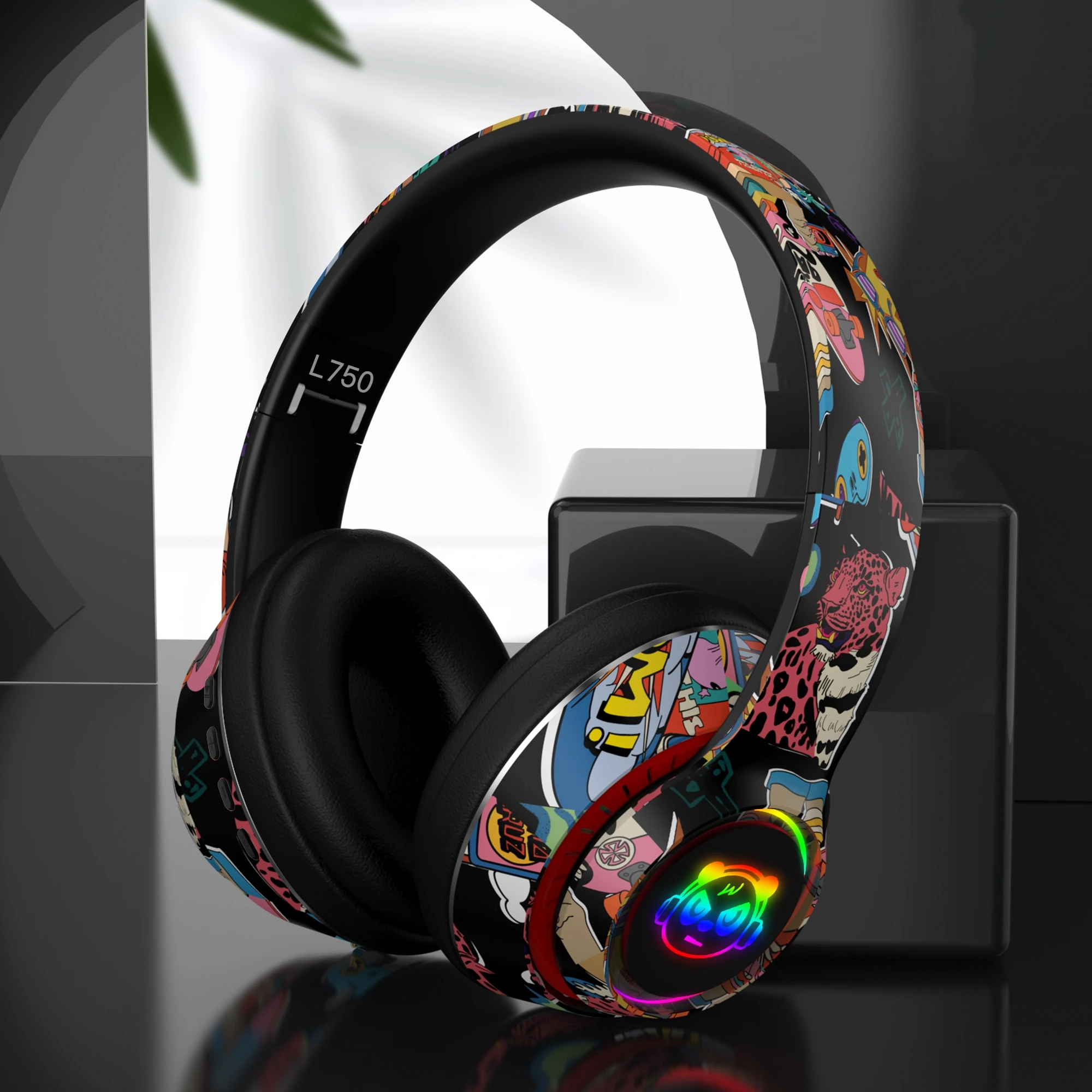 

Headset Bluetooth 5.1 Wireless Gamer Graffiti Headphones with Mic RGB LED Light For Kids PC Gamer Earphone Support TF Card