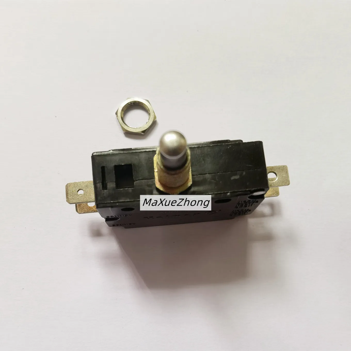 adpfj0 micro comutador 25a 250vac 24vdc 2a 02