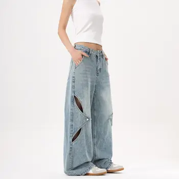 American-style / patchwork / deconstruction / baggy / loose / wide-leg jeans (unisex or men/women) “reworked” denim, loose/oversized or wide-leg fit, sometimes distressed 1