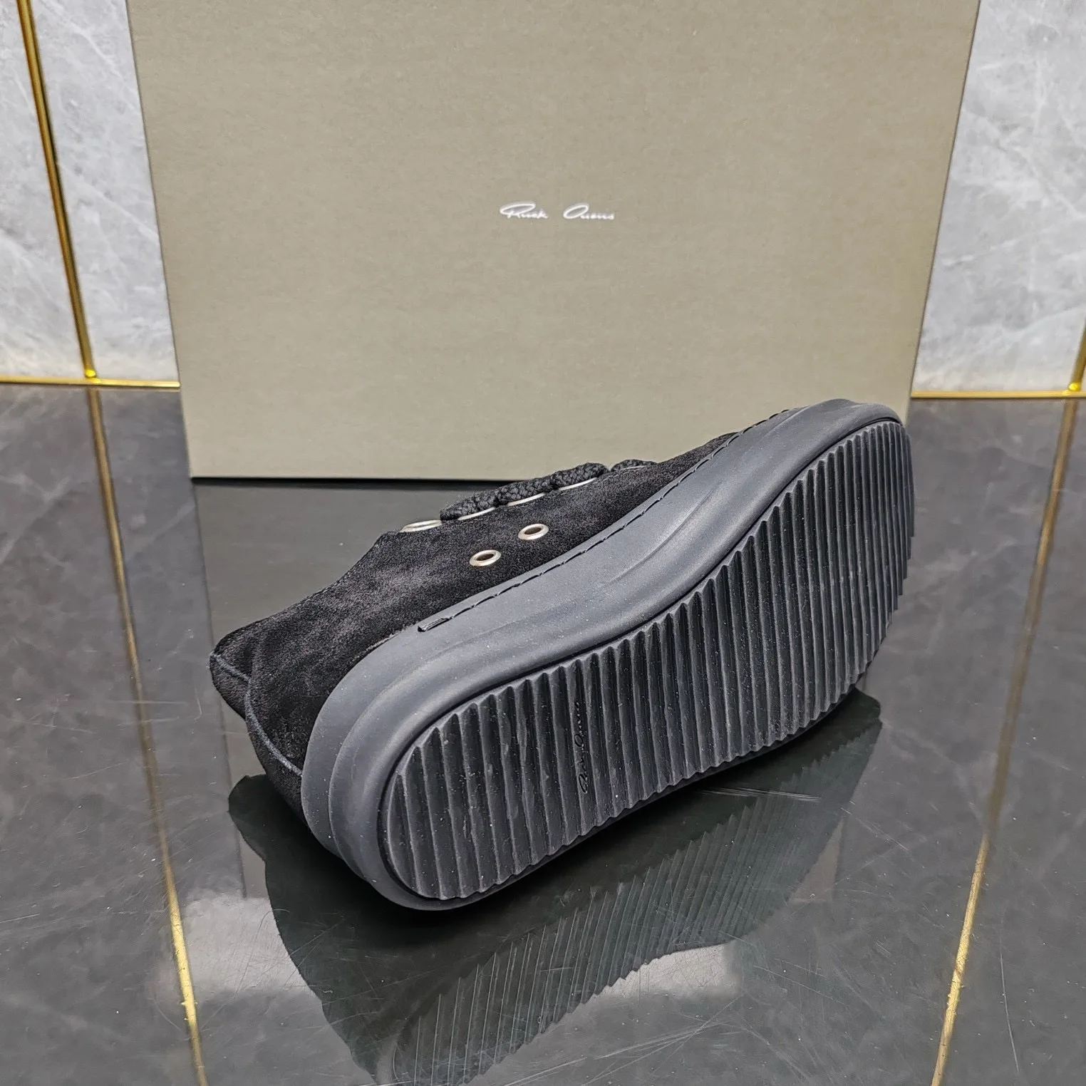 Ricks shoes soft cow suede low-top shoes black frosted top layer cowhide casual shoes simple student shoes couple shoes. 4
