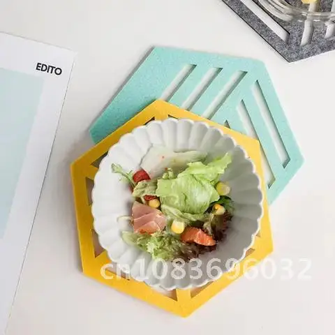 

Creative Hexagon Hollow Felt Coaster Soft Heat Insulated Non Slip Pad Hot Drink Holder Desktop Decoration Mat Home