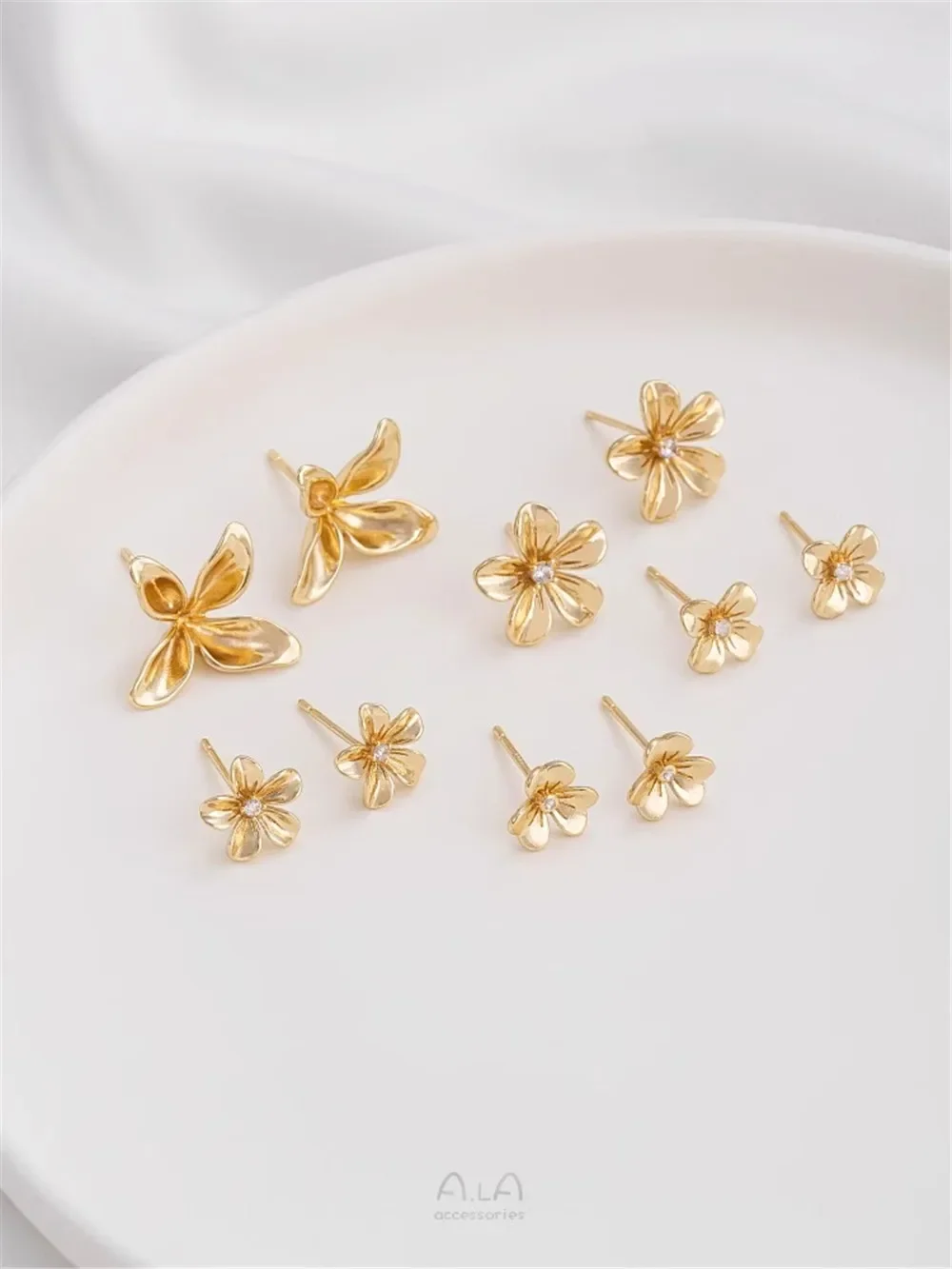 

925 Silver Needle 14K Gold Zircon Flower Cherry Blossom Stud Earrings Small Flower Ear Needle Ear Jewelry Material E337