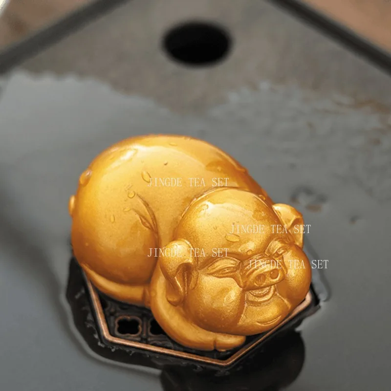 Color Changing Pig Tea Pet Playable Items for Maintenance Home Desktop Tea Play Decoration Pig Ornaments Tea Set Accessories