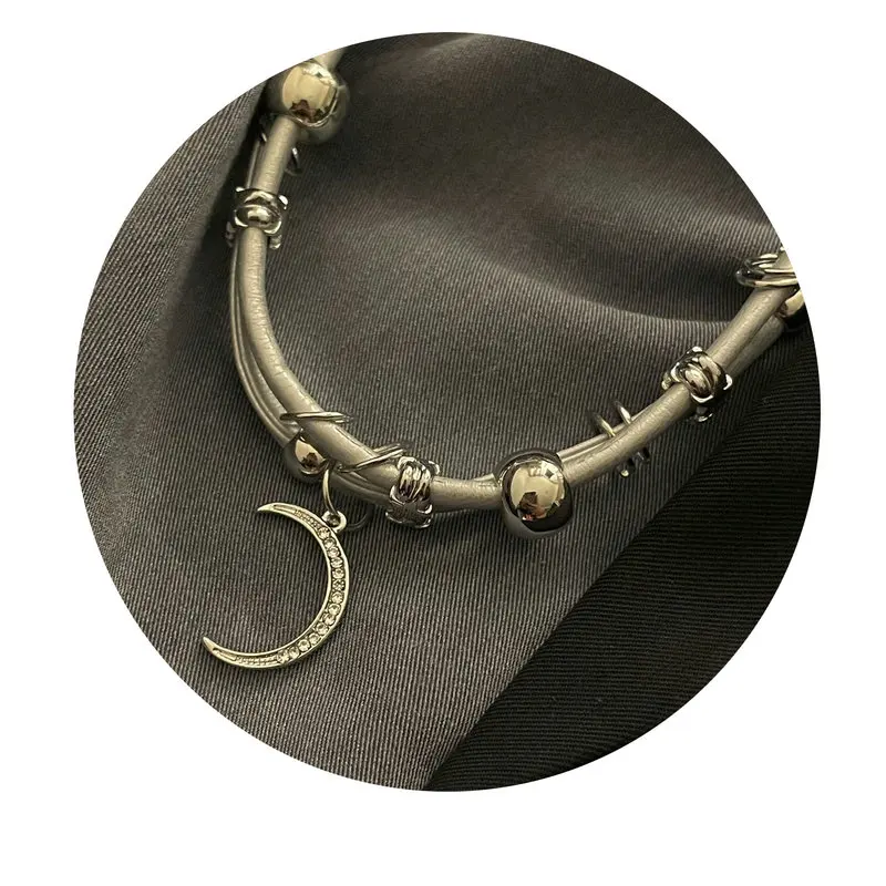

Silver Future Moon Zircon Necklace Niche High-end Design Sense Leather Knot Style Chocker Necklace