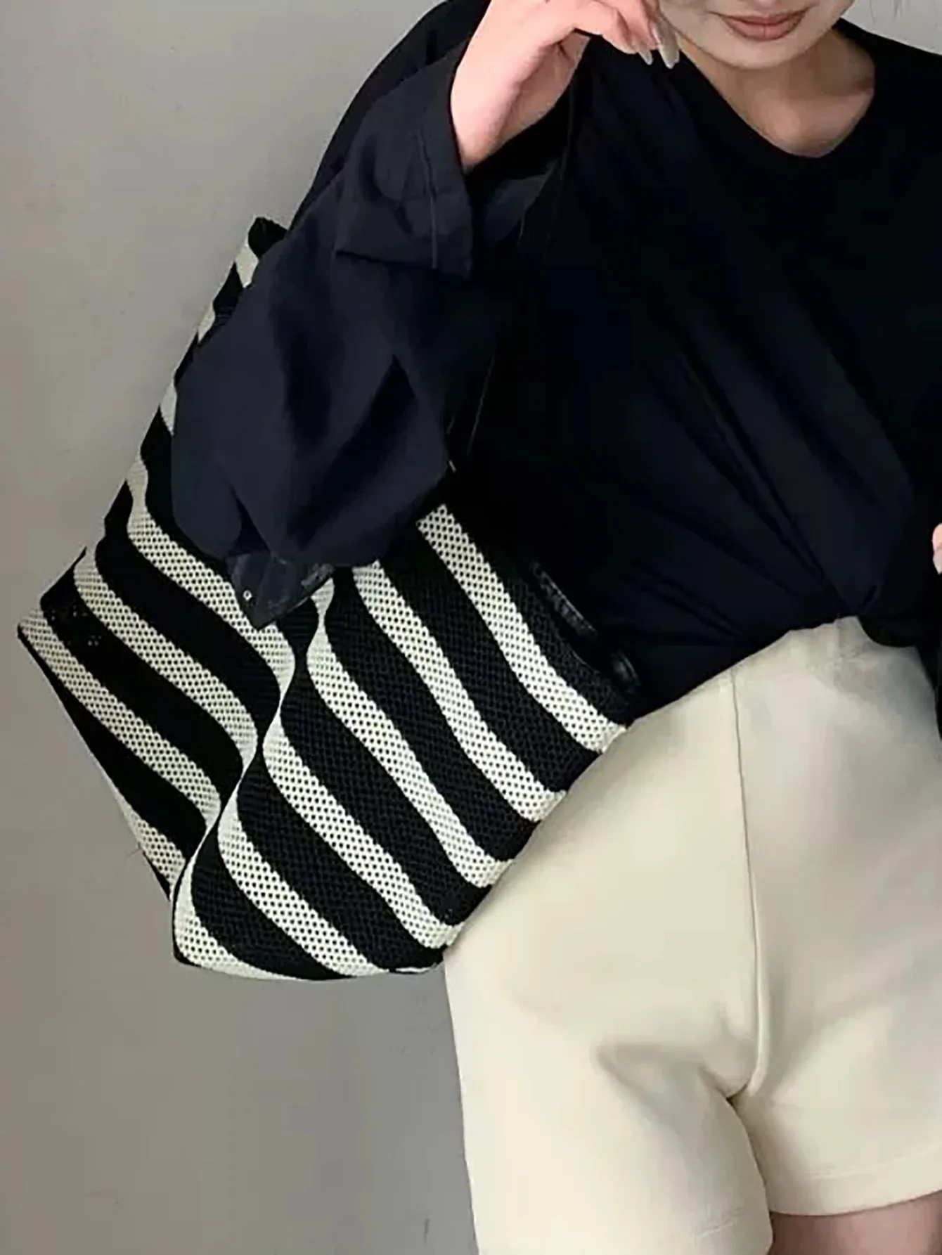 Large Capacity Women Braided Basket Beach Bags Rattan Woven Shoulder Bag Women Handmade Straw Handbags Summer Travel Bags