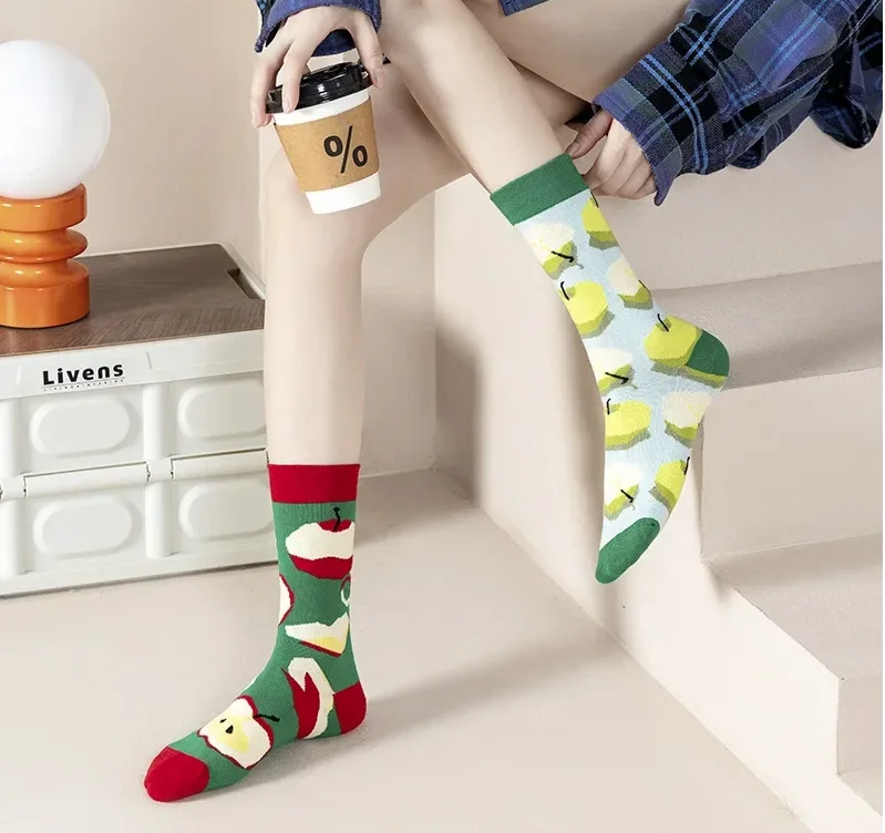 Neue kreative Paar AB asymmetrische trendige Socken modische personalisierte trendige Cartoon-Jacquard lange Röhren-Baumwollsocken – Detail 20