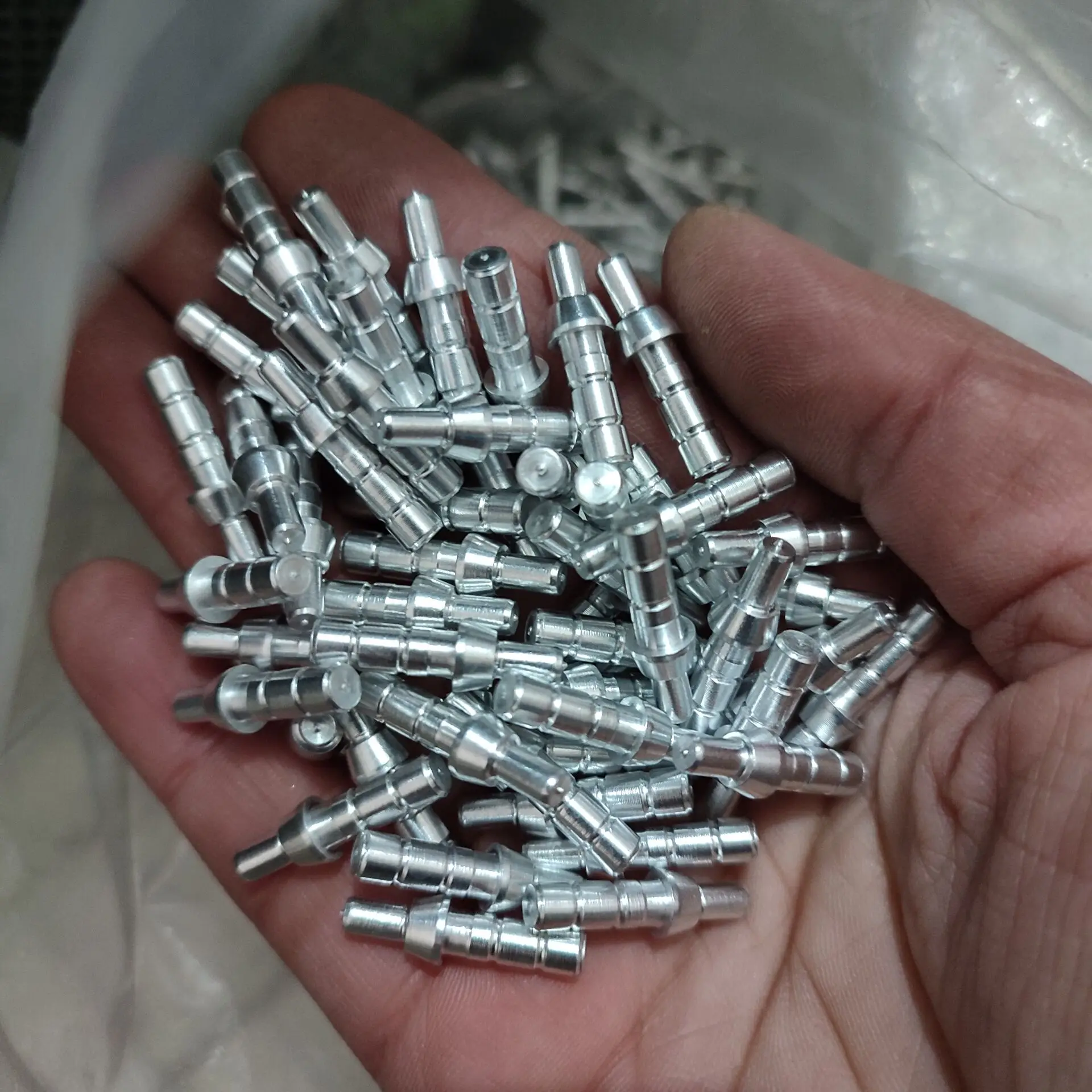 

50PCS Aluminum Arrow Nock Tail Protection Against Nailing Arrow Nock Pin For Archery Hunting Arrows Accessories