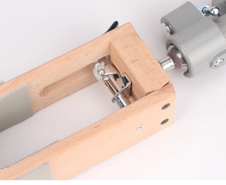 Description Picture 5 of itemQJH Leather Sewing Tools Rotating Hand Sewing Wooden Clips Tabletop 360 Rotary Hand-stitched Wooden Clamp Leather Crafts Tools