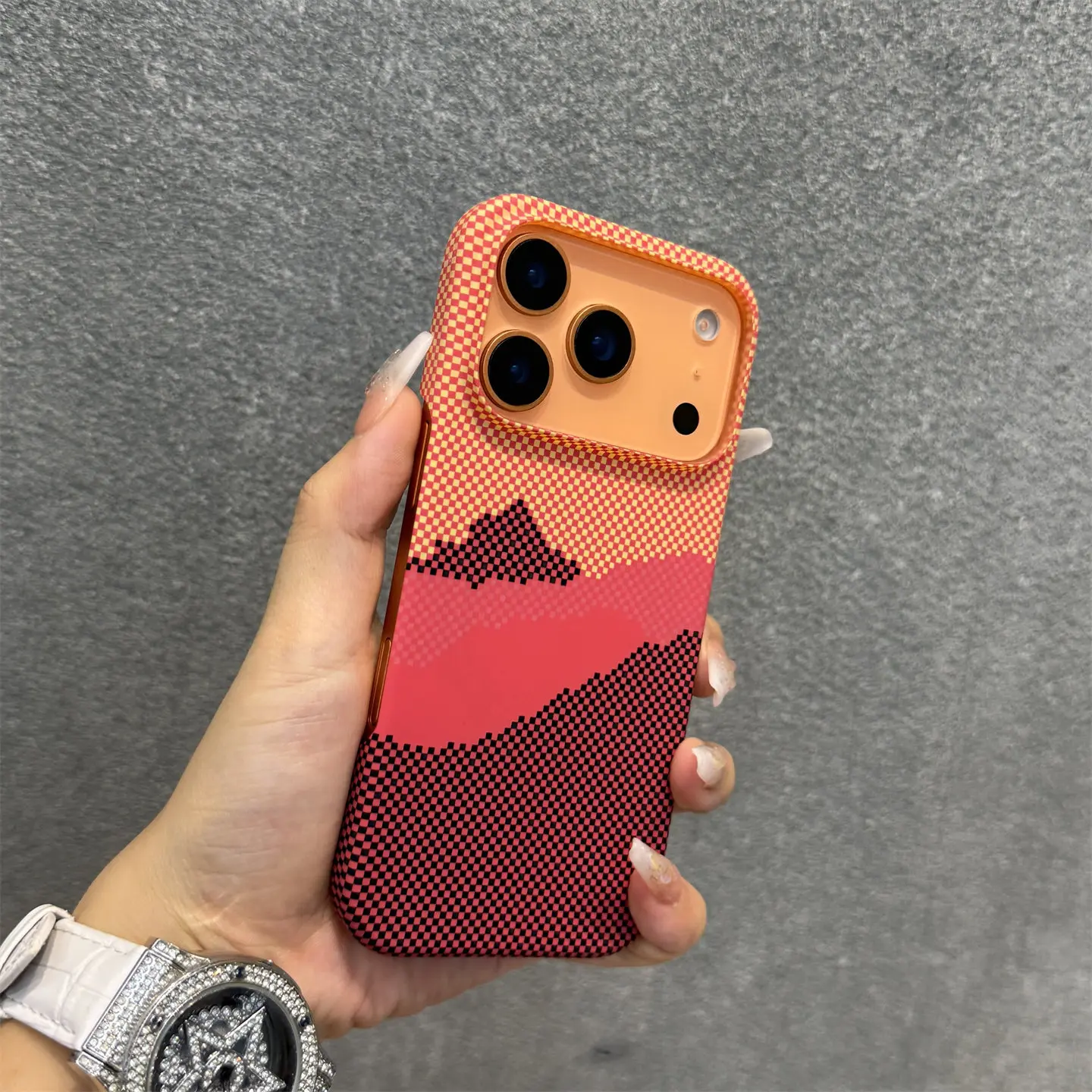 ตัวเลือกสินค้า เคส iPhone ไร้ขอบลายคาร์บอนไฟเบอร์ พร้อมชาร์จ Magsafe