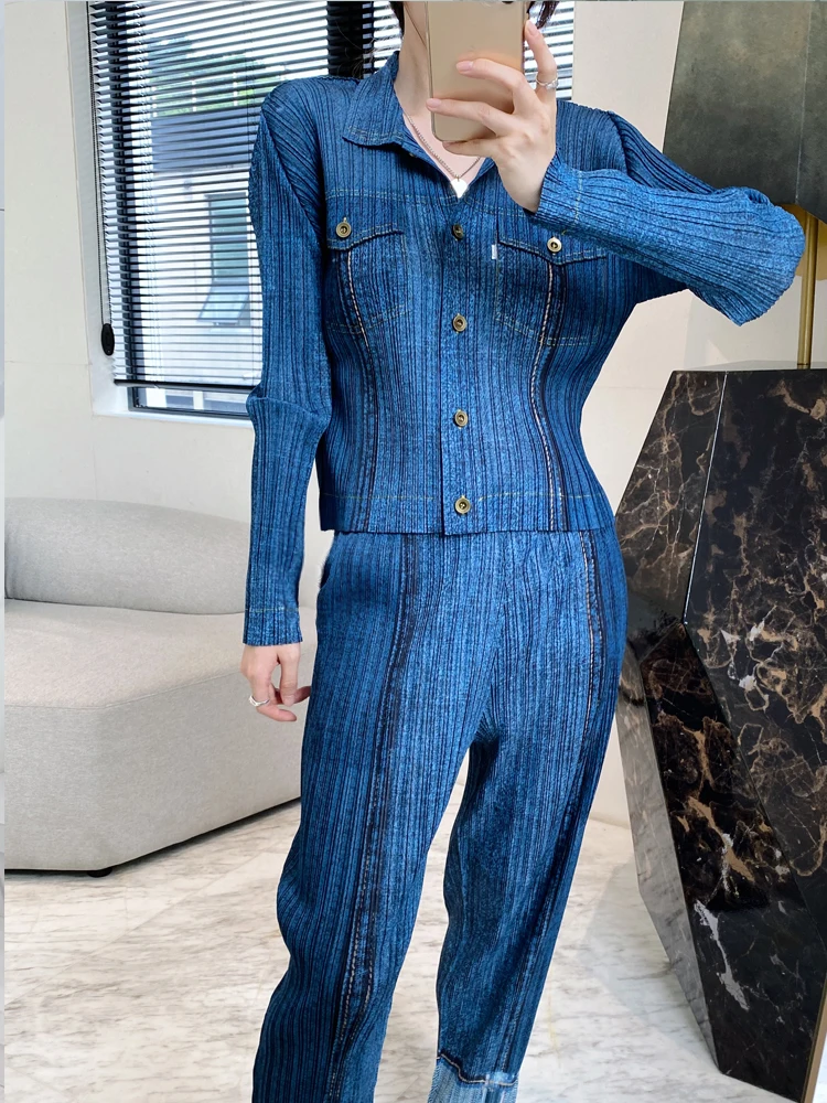 Miyake Pleated Denim Suit Women's Spring Summer 2025 New Long-sleeved Short Coat High-waisted Casual Pants Fashion Two-piece Set 5
