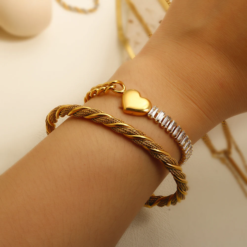 Stainless Steel Heart-shaped Ladies Elegant Bracelet  For Women Crystal Bangle