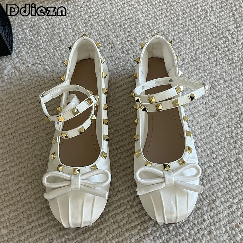 

Women Flats 2023 Spring/Autumn Square Toe Ballet Flats Lolita Ladies Shoes Buckle Strap Female Casual Outside Rivet Mary Janes