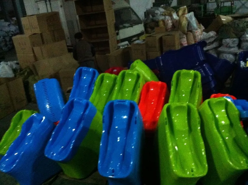 Top Hot Winter Outdoor Sport Thicken Kids Adult Snow Sledge Sleigh Outdoor Grass Plastic Boards Sand Slider Snow Luge Ski Board