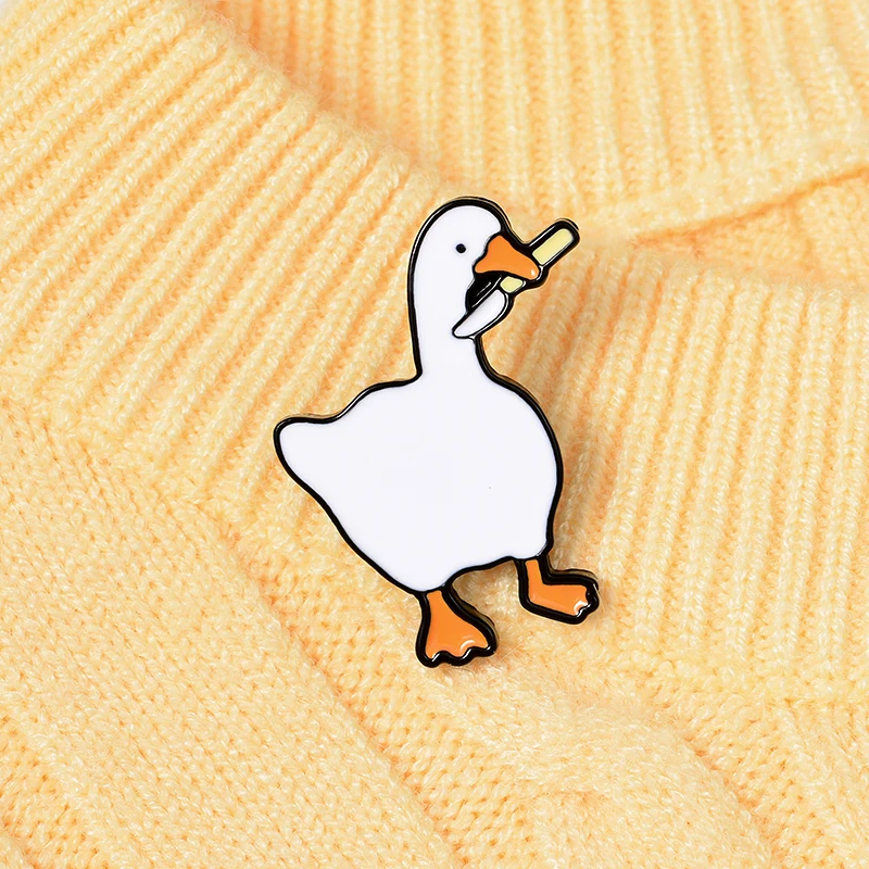 Enamel Pins Honk Honk Custom Naughty Goose Brooch Bag Lapel Pin Cartoon Funny Animal Badge Jewelry Gift for Kids Friends