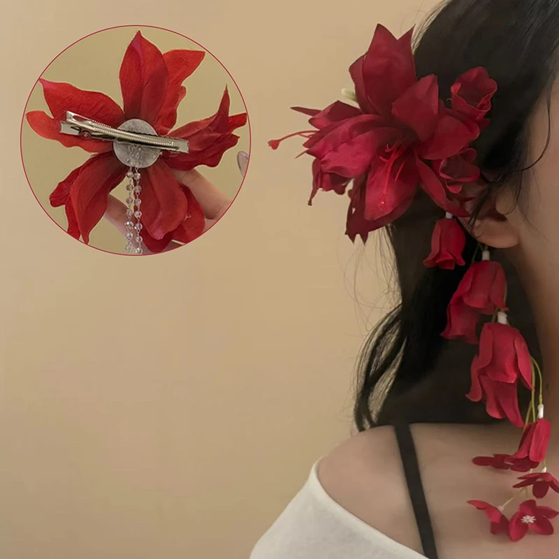 Rote Maiglöckchen-Haarspangen mit Blütenblättern und Entenschnabel-Design – Simulationsblumen-Haarschmuck für Mädchen und Frauen – Detail 3