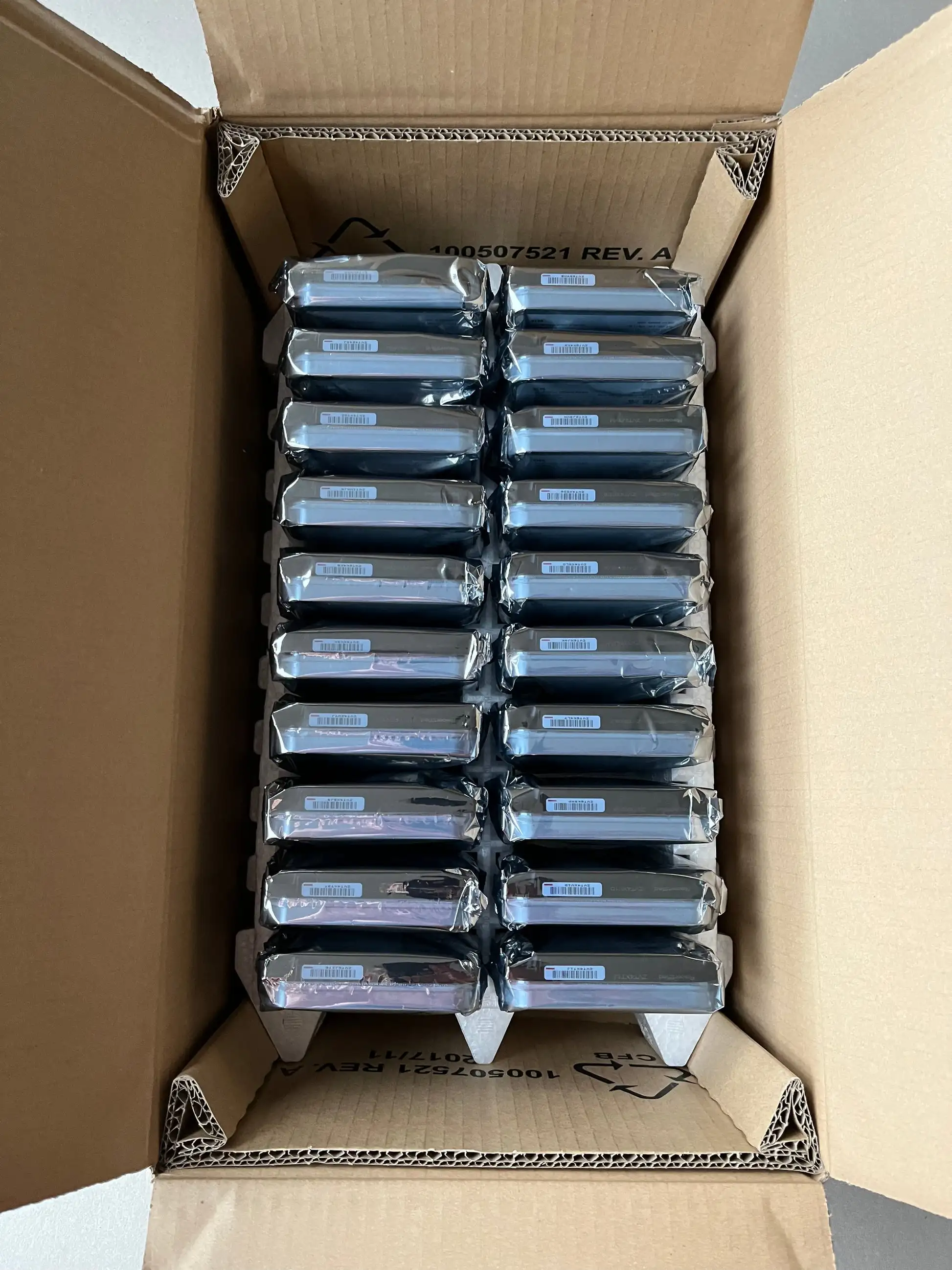 Exos X20   ϵ ̺ HDD, ST16000NM000D, 16TB, 7.2K RPM, SATA, 6 Gb/s, 512e, 3.5 ġ