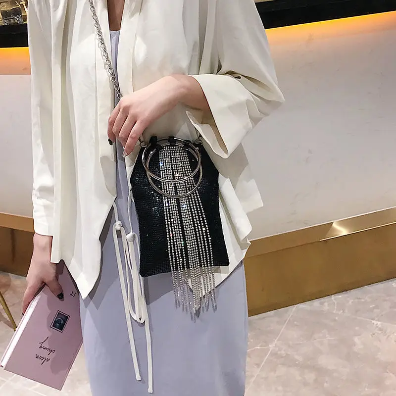 2023 Tassel Hanging Diamond Chain Aluminum Sheet Bracelet Dinner Handbag Fashion Evening Party One Shoulder Crossbody Women Bag