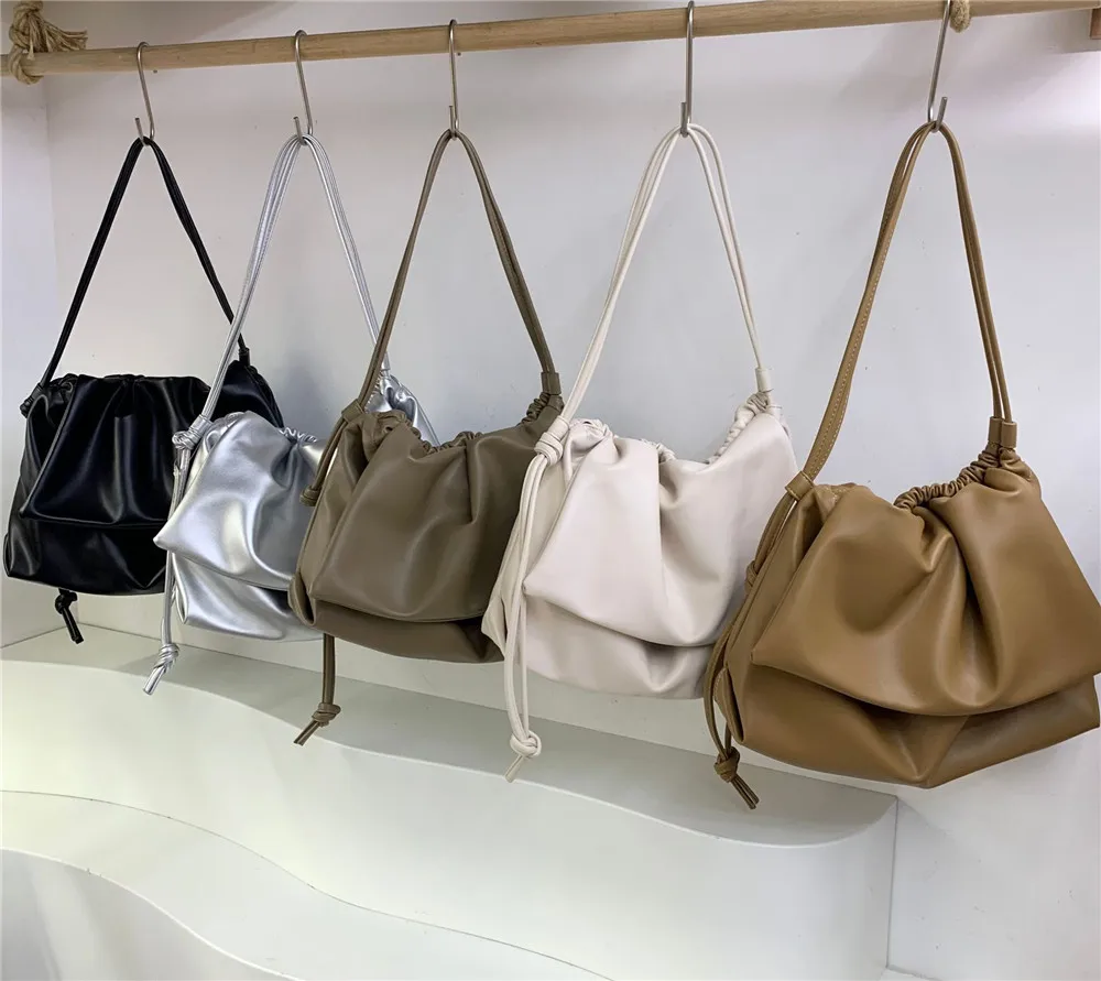 Borse a tracolla grandi per donna Borsa shopper grande Hobo Borsa a tracolla in morbida pelle PU tinta unita con coulisse increspata Lady Totes - immagine 5