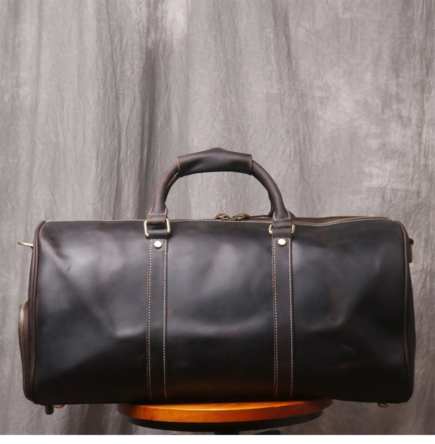 Unisex Beautiful Leather Travel Bag