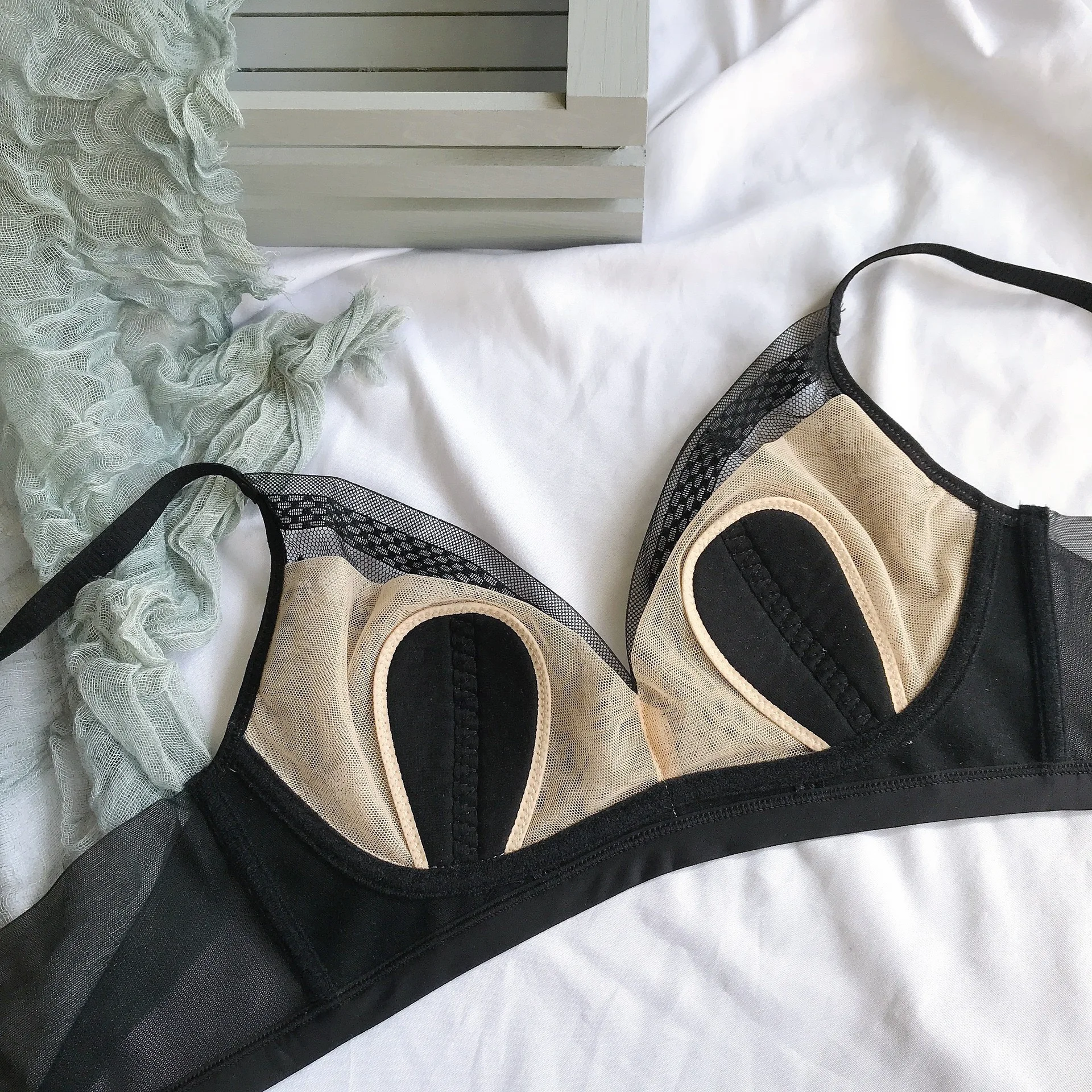Sexy bra set ultra lace crystal cups no steel rims bras with large chest and small chest bralette thin cup lingerie for women  ﻿