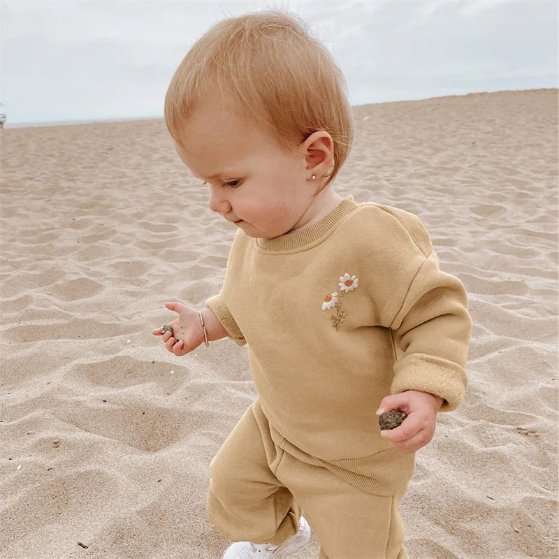 

AutumnPadded Suit Clothes New Cotton Thick Warm Casual Set Winter Chrysanthemum Embroidery Two Piece Kids Set 0-5Y